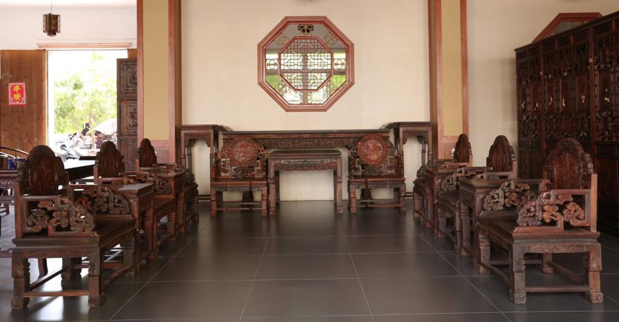 參考這幾點(diǎn)能幫你更好選擇心儀的紅木家具(圖1) 參考這幾點(diǎn)能幫你更好選擇心儀的紅木家具(圖1)